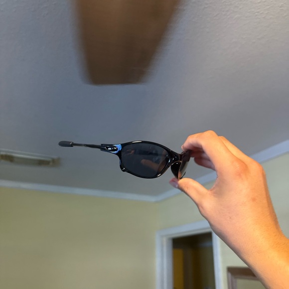 Stylish Black Sunglasses for Men - Picture 1 of 4